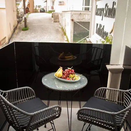 Luxury House - Delightful & Convenient Studio Apartament